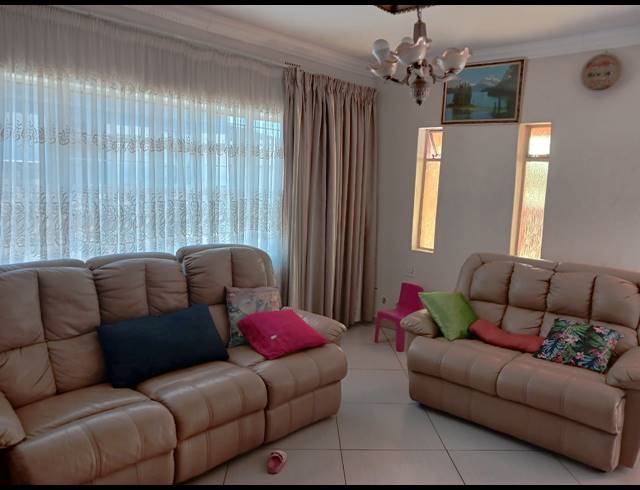 3 BEDROOM HOUSE FOR SALE IN SESHEGO C